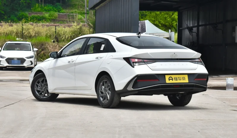 
								Hyundai Elantra full									